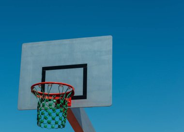 Basketbol sepet aşağıdan