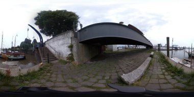 Konteyner terminal Burchardkai Hamburg Elbe üzerinde