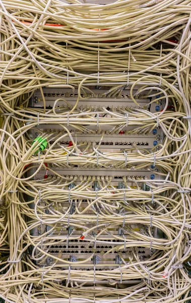 Netwerk Switch Aansluitingen Voor Netwerkkabel Rj45 Kabel Optische Glasvezelkabel — Stockfoto