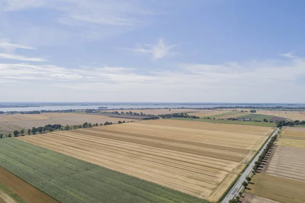 Drohnenflug Über Einem Strohballenfeld — Stockfoto