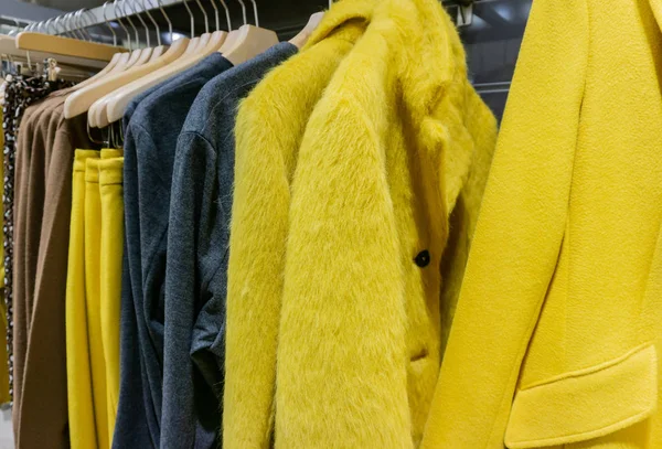 Jaqueta Mohair Rack Roupa Estação Inverno — Fotografia de Stock