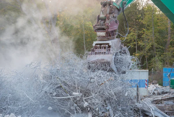 Demolition Excavator Rips Building — Stock Photo, Image