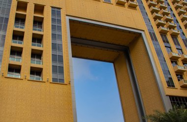 Dubai siluetinin gün