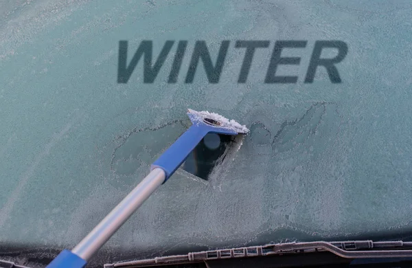 Kış Başlatmak Için Donmuş Araba Penceresi — Stok fotoğraf