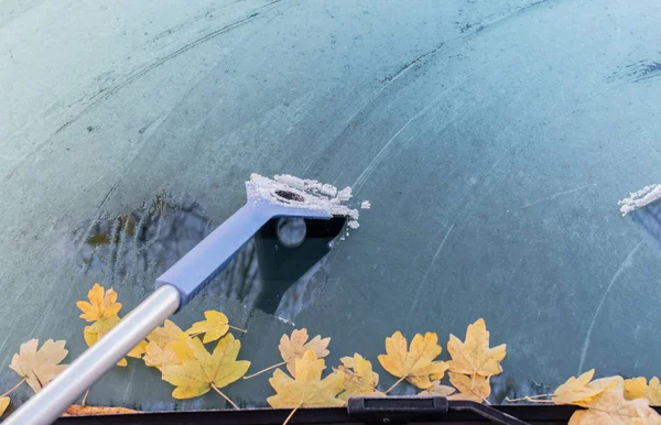 Ventana Del Coche Congelada Inicio Del Invierno —  Fotos de Stock