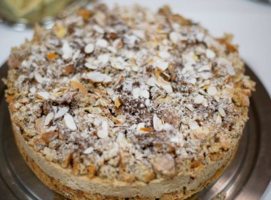 bir makro yakın çekim fotoğraflanmış bir kremalı pasta