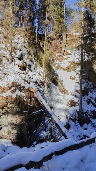 卡普伦滑雪区瀑布的冰柱 — 图库照片