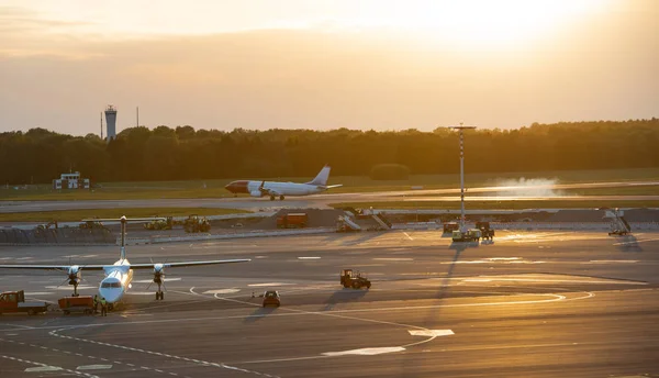 Odbavení Letadel Brány Letišti Hamburku — Stock fotografie