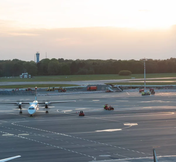 Airplane handling at a gate at Hamburg airport