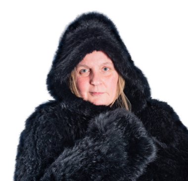 kürk ceket giyen kadın model