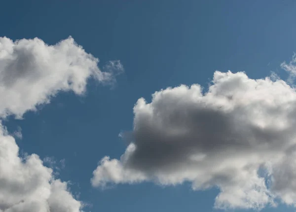 Weiße Wolken Blauen Himmel Als Hintergrund — Stockfoto