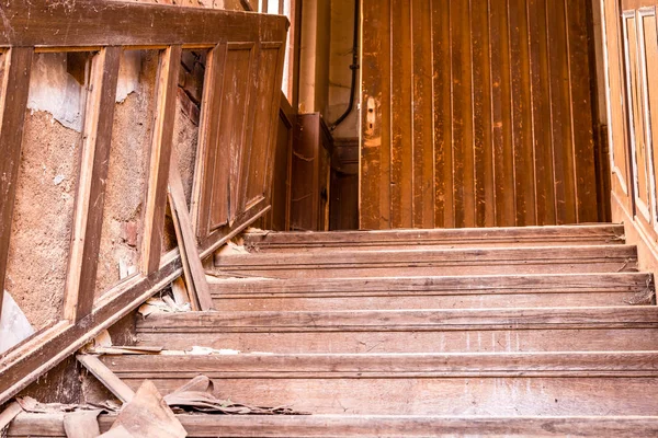 Lost Place eski üst oda villa konut ev alanları parçalanmadan önce