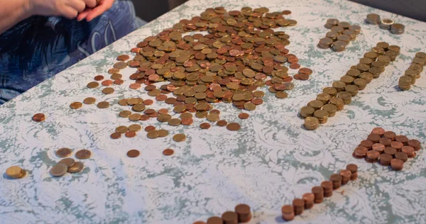 Euromünzen Mit Kleingeld Werden Von Einer Frau Gezählt — Stockfoto
