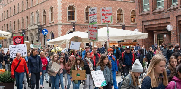 Demonstração Proteção Climática Centro Cidade Hamburgo Jungfernstieg Com 50000 Pessoas Fotos De Bancos De Imagens