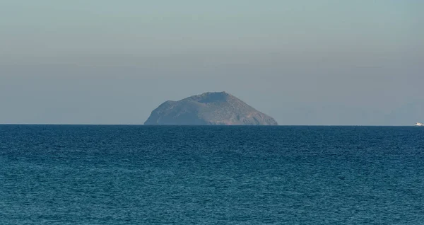 Isla Montaña Stongyli Grecia Desde Aire — Foto de Stock