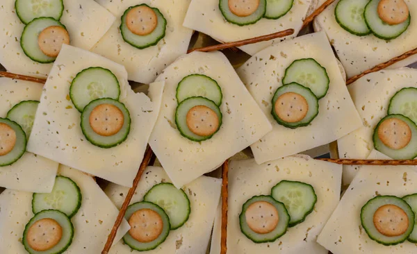 Bread Rolls Slices Cheese Served Sliced Cucumber — Stock Photo, Image