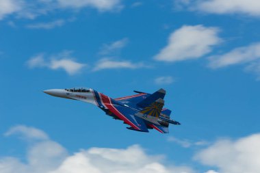 akrobasi Rus Şövalyeleri tarafından gerçekleştirilen