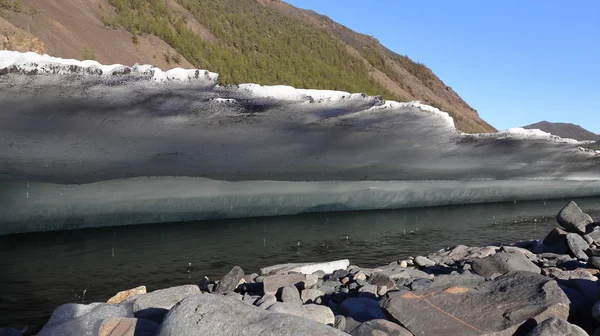 Hielo Río Montaña Primavera Yakutia —  Fotos de Stock