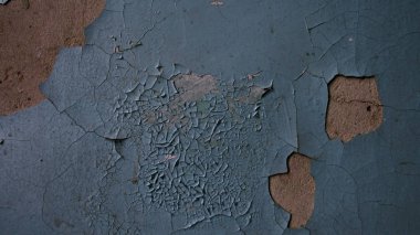 Evin girişi çökmekte mavi duvar