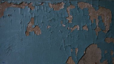 Evin girişi çökmekte mavi duvar