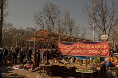 St. Petersburg'daki bit pazarı. udelka. St Petersburg ikinci el