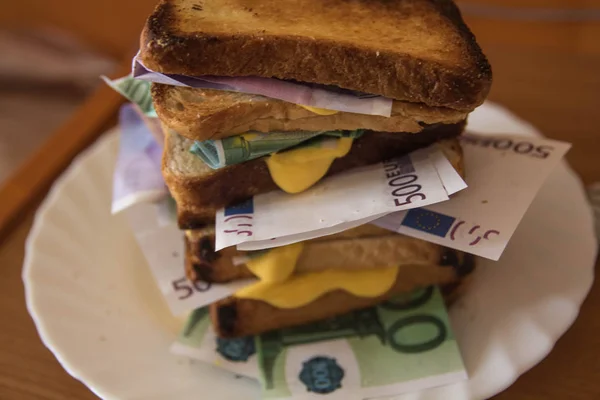 Sandwich Pain Argent Euro Dollars Billets Avec Sauce Fromage Argent — Photo