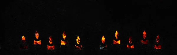 Falsche Kerzen Kerzen Auf Dem Metallteil Des Grills Geschnitzt Auf — Stockfoto