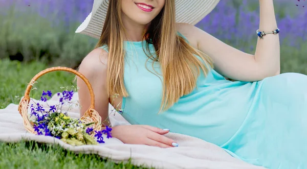 Girls in lavender enjoying and scenting — Stock Photo, Image