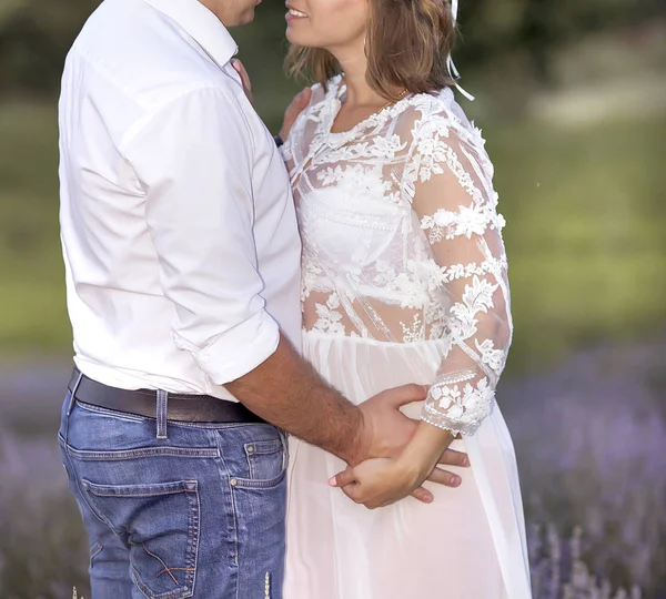 Married couple in a lavender field — Stock Photo, Image