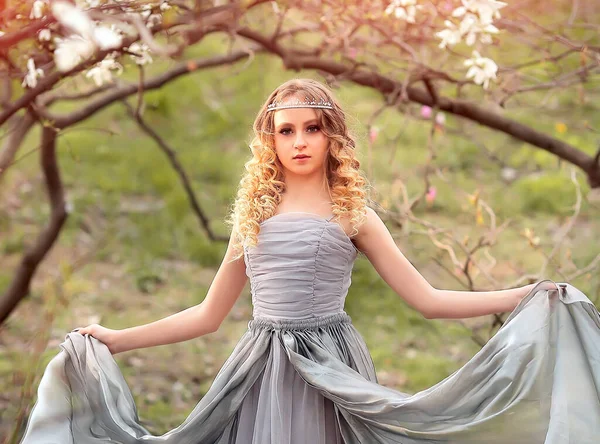 Young Beauty Blonde Jewelry Hair Silver Dress Long Train Garden — Stock Photo, Image