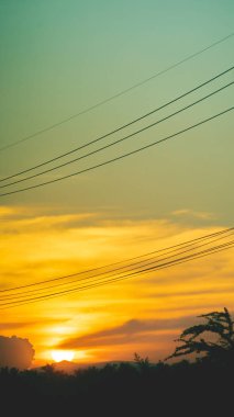 gün batımı veya gökyüzü veya alacakaranlıkta