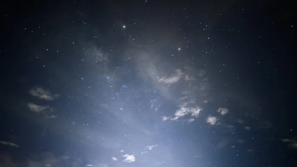 Milchstraße Mit Satellitenschüssel Der Nacht — Stockfoto