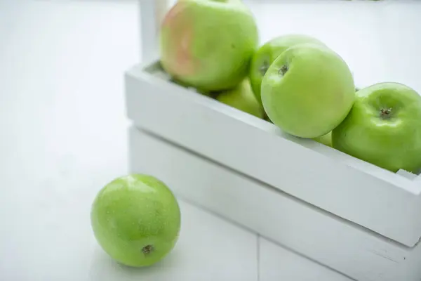 Fresh Green Apples Box White Background — Stock Photo, Image