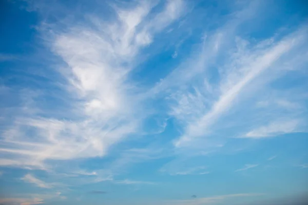 Bílá Oblaka Pozadí Oblohy Modrá Obloha — Stock fotografie