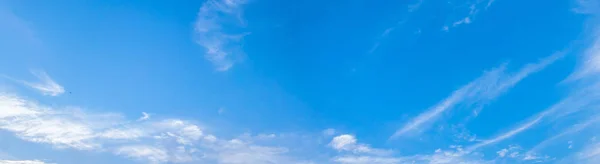Panorama Nuages Blancs Dans Ciel Fond Bleu Ciel — Photo