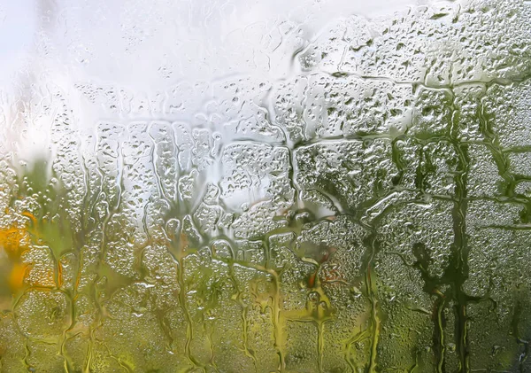 Vidrio Húmedo Con Gotas Lluvia Sobre Fondo Natural —  Fotos de Stock