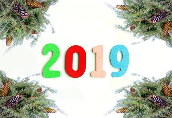 Новорічна Декоративна Композиція Номерами 2019 Року Рамці Зелених Ялинкових Гілок — стокове фото