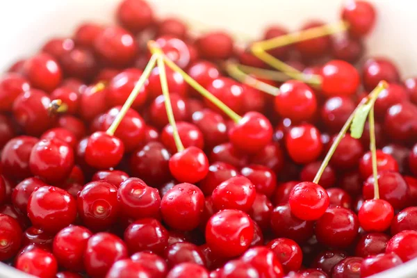 Cerejas Frescas Maduras Verão Fecham Luz Sol — Fotografia de Stock