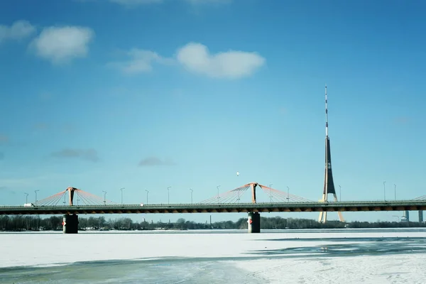 Paisagem Inverno Com Uma Ponte Riga Letónia Europa Oriental — Fotografia de Stock