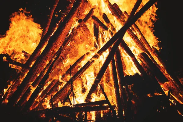 Ogień Płomień na zewnątrz — Zdjęcie stockowe