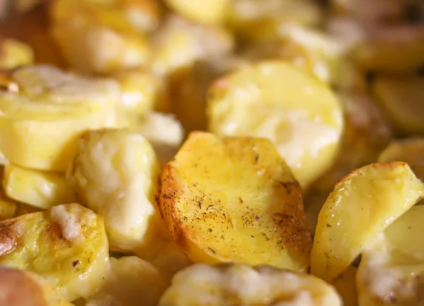 Batatas Cruas Preparadas Para Assar Com Aromas Bandeja — Fotografia de Stock