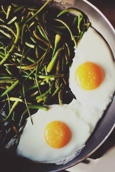 Œufs Frits Avec Haricots Verts Sur Poêle Fermer — Photo