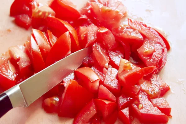 Tomatensalat im Teller — Stockfoto