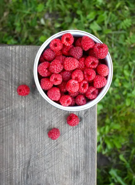 Frische Rote Himbeeren Freien — Stockfoto