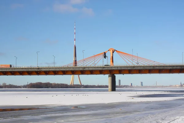 Paisagem Inverno Com Uma Ponte Riga Letónia Europa Oriental — Fotografia de Stock