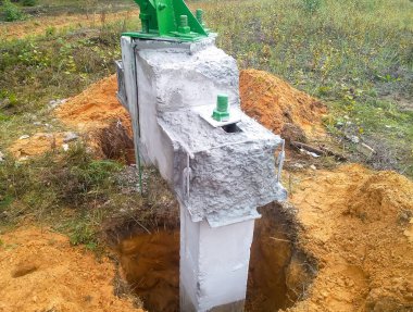 İnşaat sürecinde elektrik santralinin yapısının ayrıntıları.