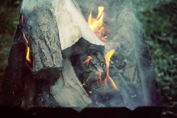 Burning Firewood Fireplace Evening Rural Yard — Stock Photo, Image