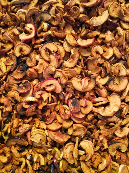 Rebanadas de manzanas secas ecológicas de cerca . — Foto de Stock