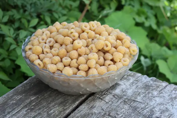 Fresh Ripe Yellow Raspberry Summer Harvest Close — Stock Photo, Image