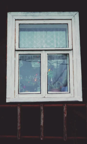 Okno Starym Wiejskim Domu — Zdjęcie stockowe